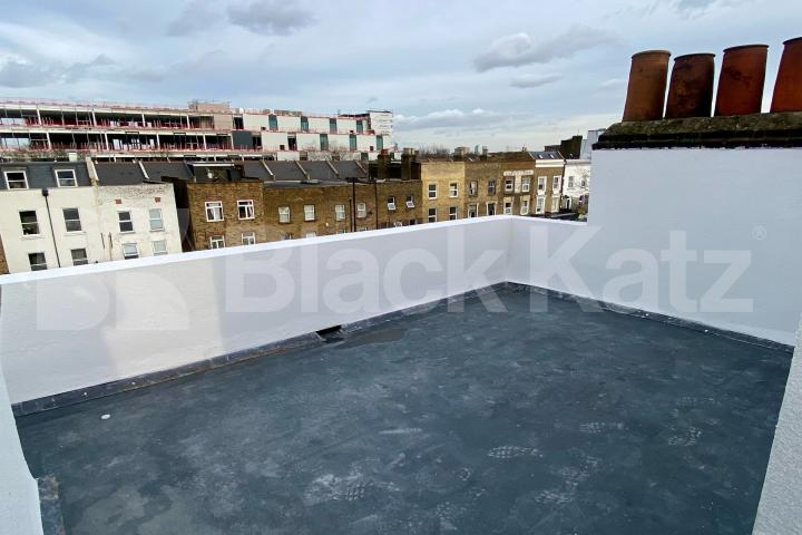 Bright studio, newly refurbished studio apartment with roof terrace. Old Kent Road, Bermondsey / Elephant and Castle